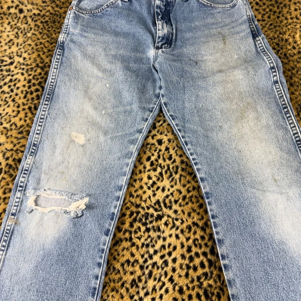 Vintage Wrangler Cowboy Cut 13MWZGK Denim Blue Jeans 32x32 Distressed Straight